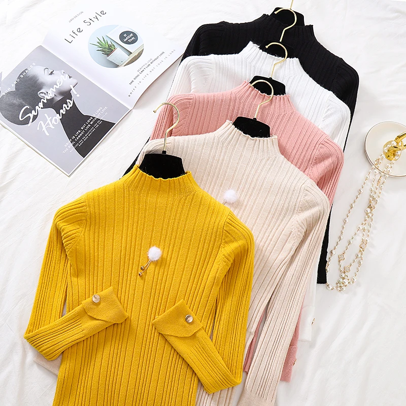 Женский трикотажный свитер черный с круглым вырезом и бусинами Осень-зима 2019 |