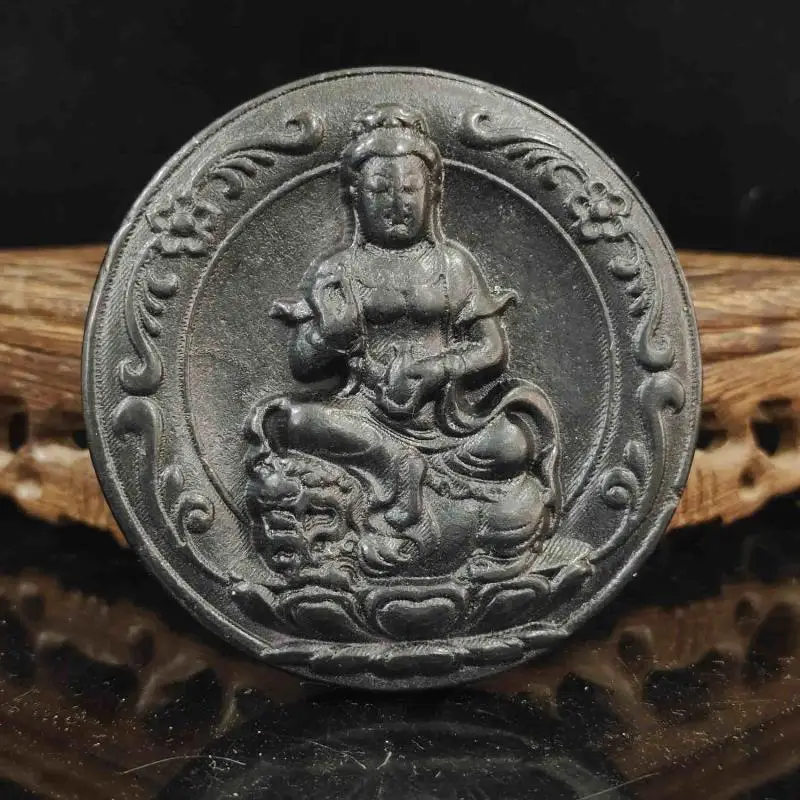 

Китайская тибетская хуншанская культура, античный натуральный метеорит, вырезанный буддизм, Гуаньинь в бодхисаттве, сидящее украшение, подвеска