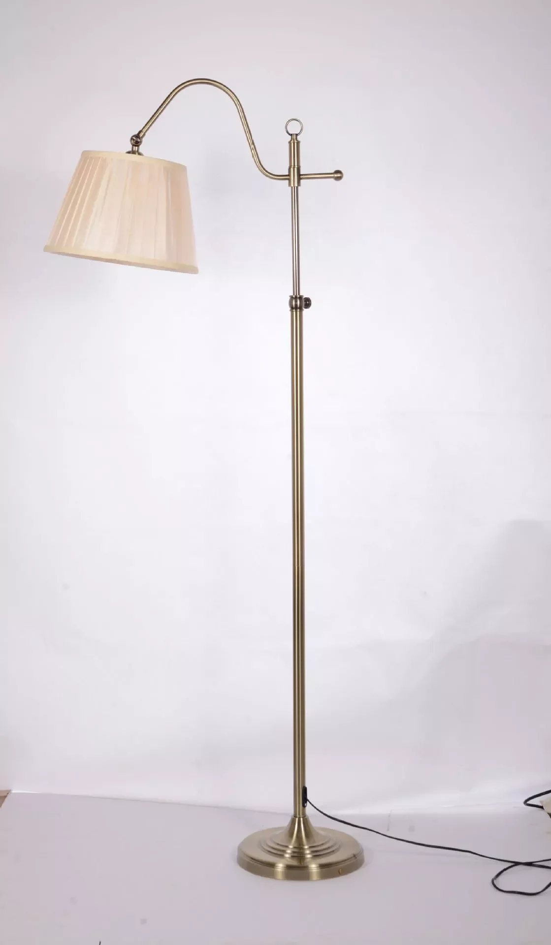 

Vintage Floor Lamp Creative Fabric Shade Country Style Metal Floor Lamps For Bedroom Home Decor Silver Standing Lamp