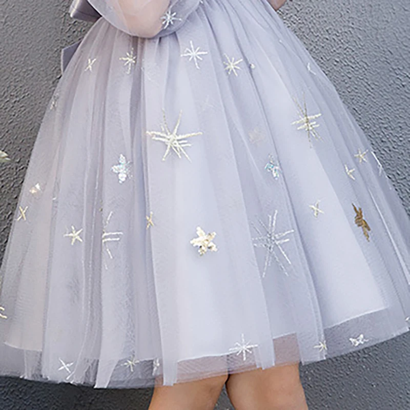 

Flower Girl Dresses Luxury Tulle Ball Gown Knee-Length Embroidery Full Lace Bow Sequined O-Neck Kids Party Princess Skirt D325