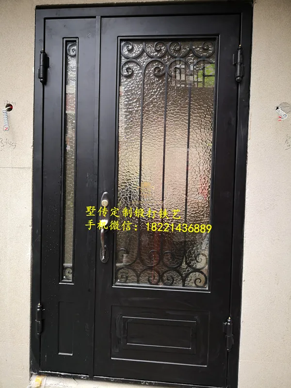 

Hench 12 gauge iron doors