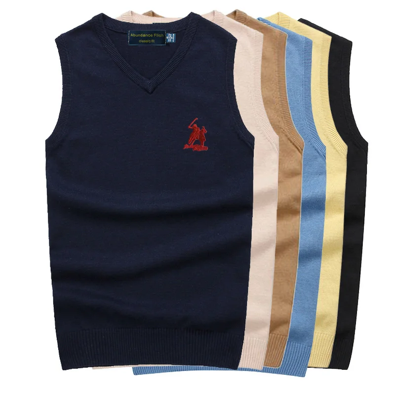 Мужской трикотажный жилет без рукавов черный базовый классический свитер с