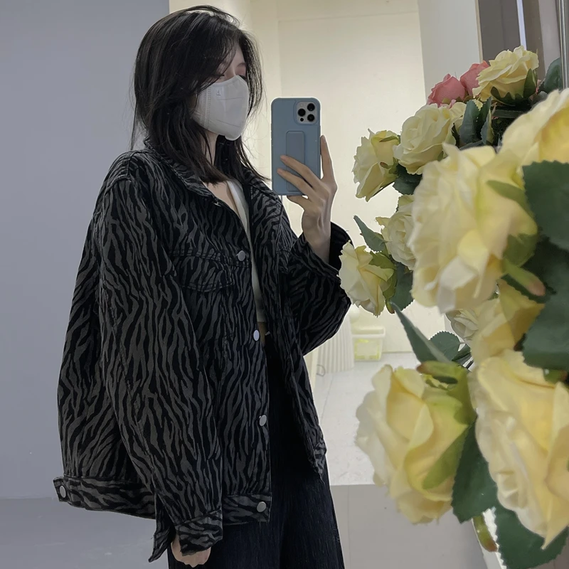 

Джинсовые куртки женские леопардовые, Классические повседневные свободные ковбойские пальто в стиле пэчворк, универсальные, в Корейском с...