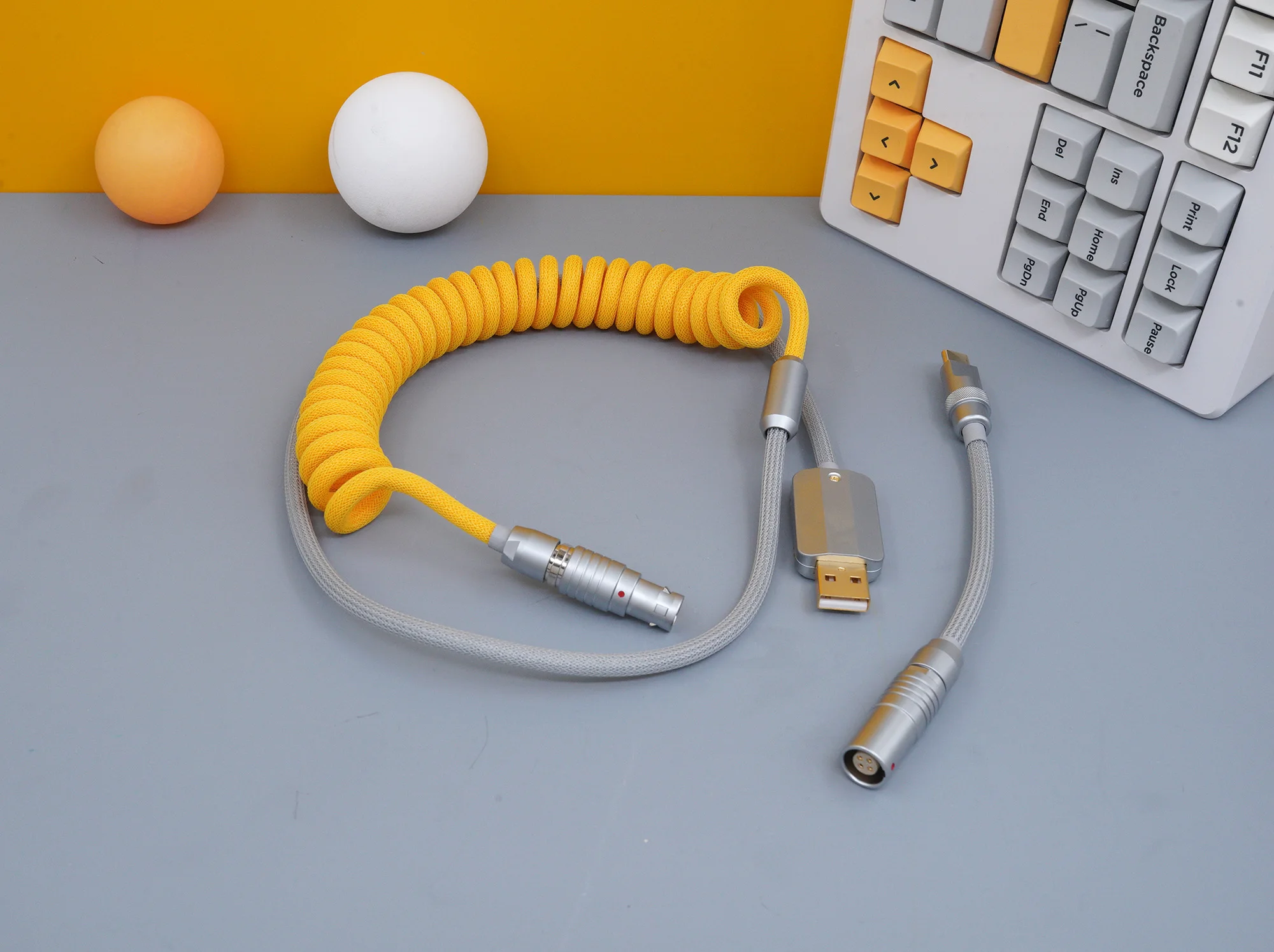 

GeekCable Manual DIY Computer Customized Mechanical Keyboard Line RAMA Heavy Industry Yellow and Gray Theme Type-C Mini-USB