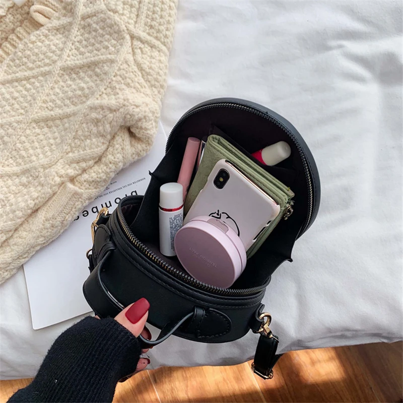 Новая женская сумка через плечо матовая маленькая черная в стиле ретро простая