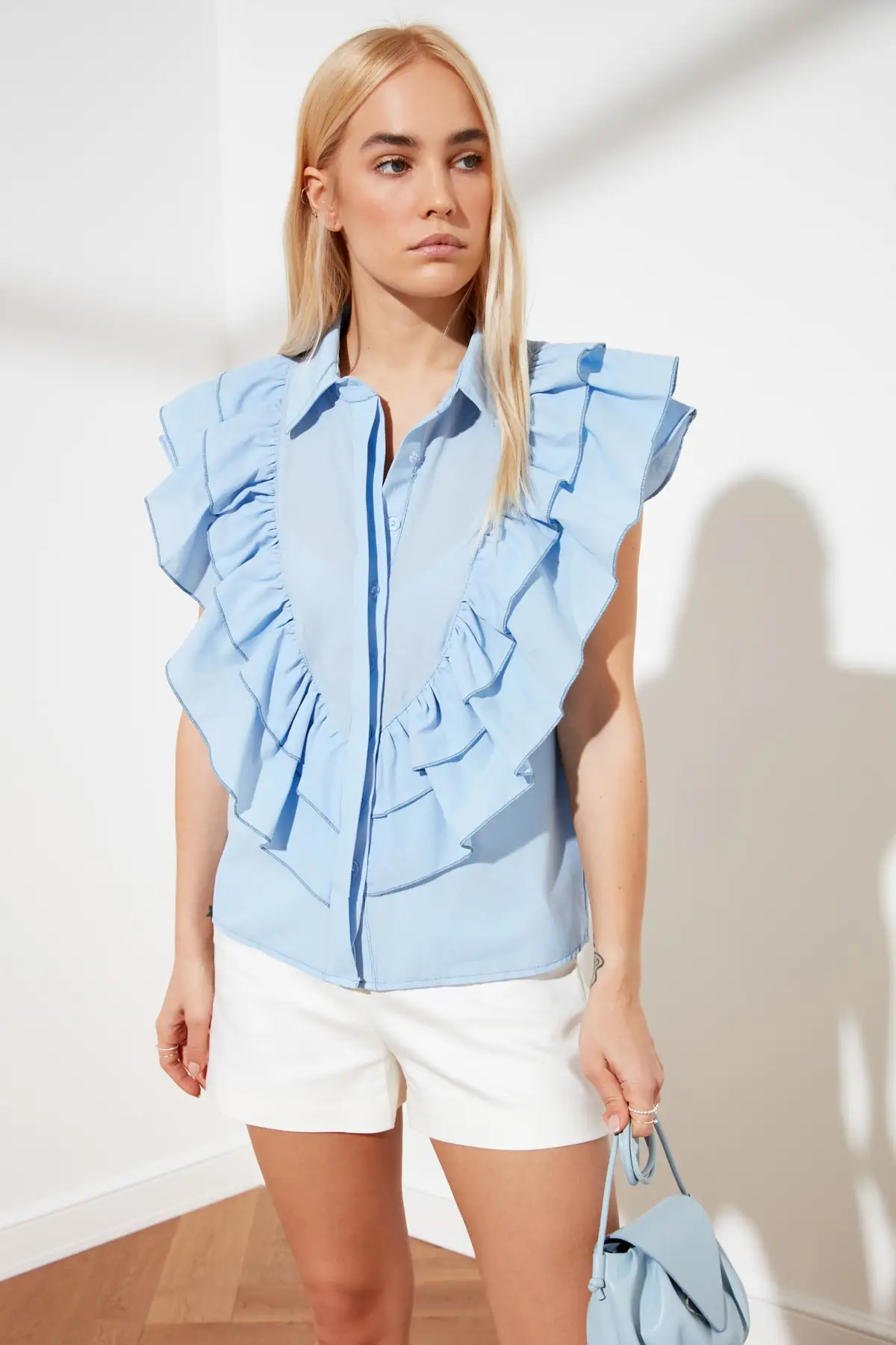 

Trendyol Frilly Shirt TWOSS21GO0023