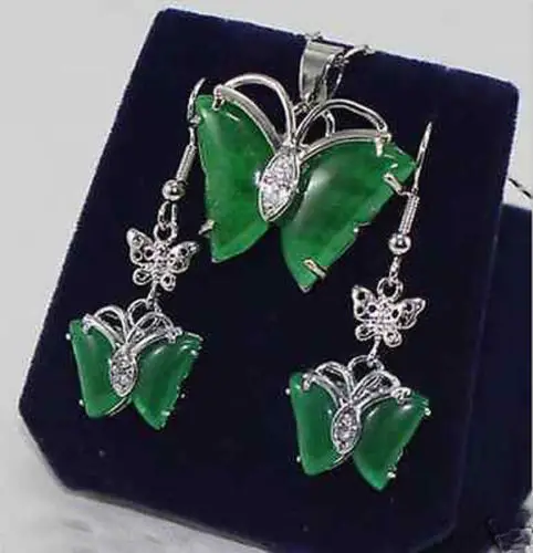 

AAA NEW Jewelry green jade pendant necklace earring. set 17"