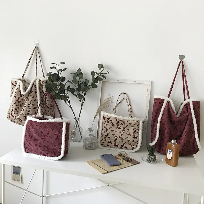 

Сумка на плечо женская с цепочкой, саквояж из овечьей шерсти, мессенджер кросс-боди с цветочным принтом