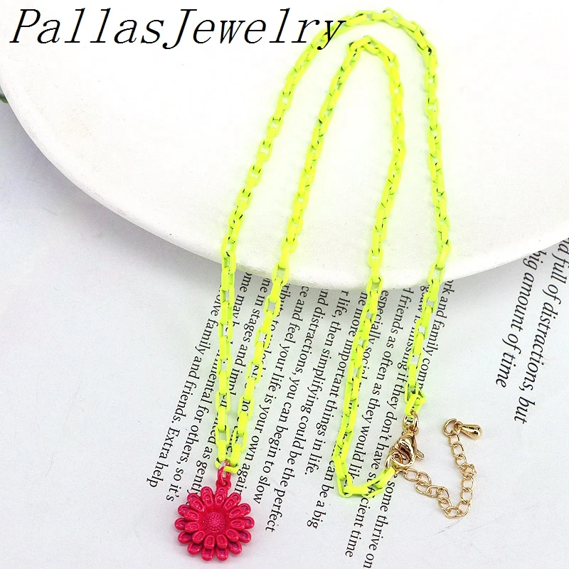

5Pcs Summer Fashion New Lovely Daisy Flowers Rainbow Enamel Pendant Necklace Hot Best Friend Gift Chain Jewelry Women