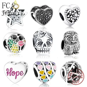 Шарм-браслет из серебра 925 пробы с эмалью и надписью Череп