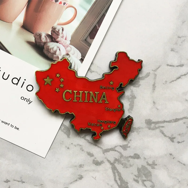 Металлический холодильник |