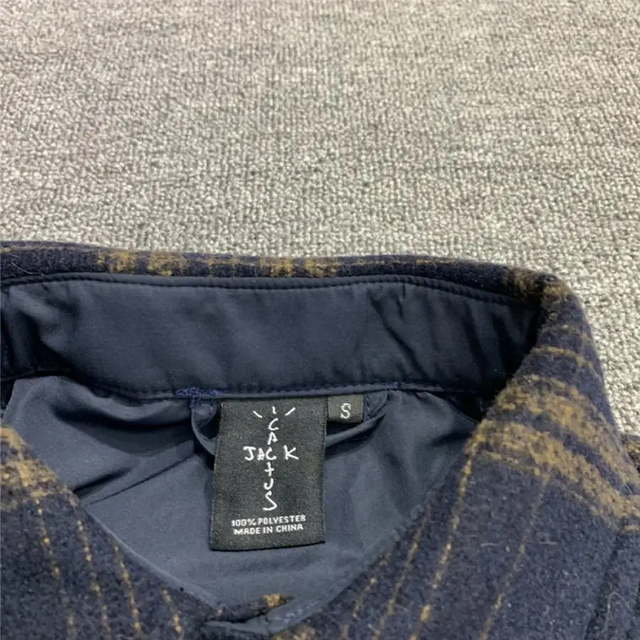 

Plaid Travis Scott Cactus Jack FLANNEL Jacket Hoodies Men Women Woolen Shirt Wool Jersey Coats Pullover