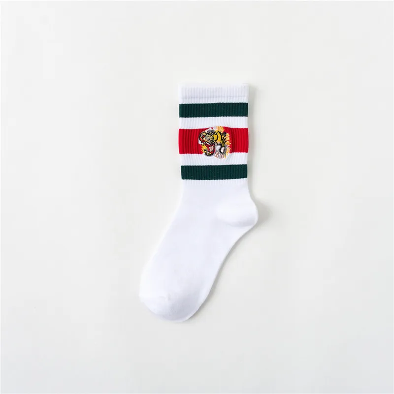 

New Unisex Couple Tiger Head Embroidery Socks Men Women Mid Tube Sport Cotton Classic Casual Happy Funny Socks Hip Hop Sox Solid