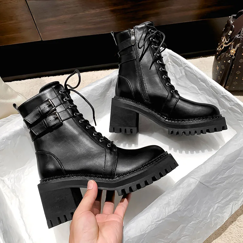 

Ботильоны женские из мягкой кожи, на высоком массивном каблуке 8 см