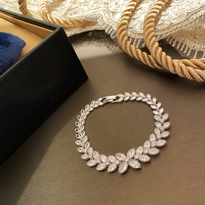 

Retro luxury olive branch bracelet leaves wedding bride accessories luxury bracelet female ins niche design