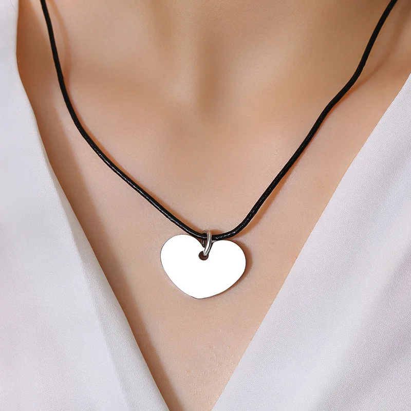 

Japanese and Korean Jewelry Stainless Steel Heart Pendant Titanium Steel Necklace Female Love Korean Accessories