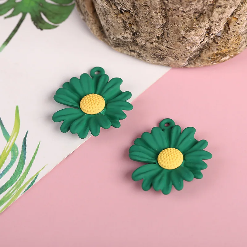 

10pcs Small Daisy Spray Paint Rubber Small Flower Multi Color Charms DIY Headdress Hair Ornament Handmade Jewelry Accessories