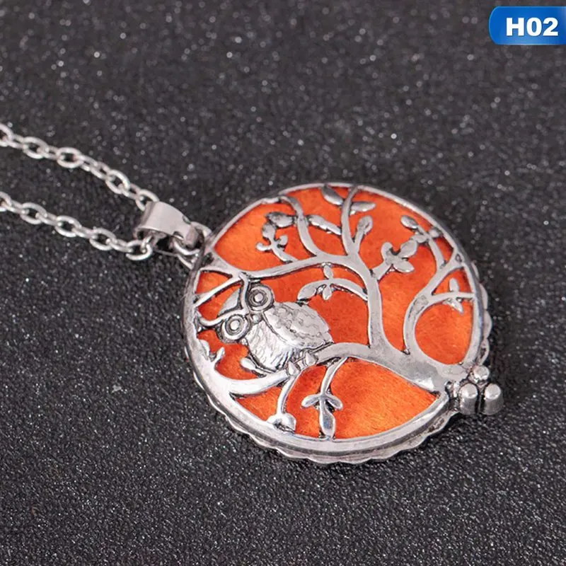 

Aroma Diffuser Owl-like Open Antique Retro Lock Pendant Perfume Essential Oil Aromatherapy Small Box Necklace + 1 Felt