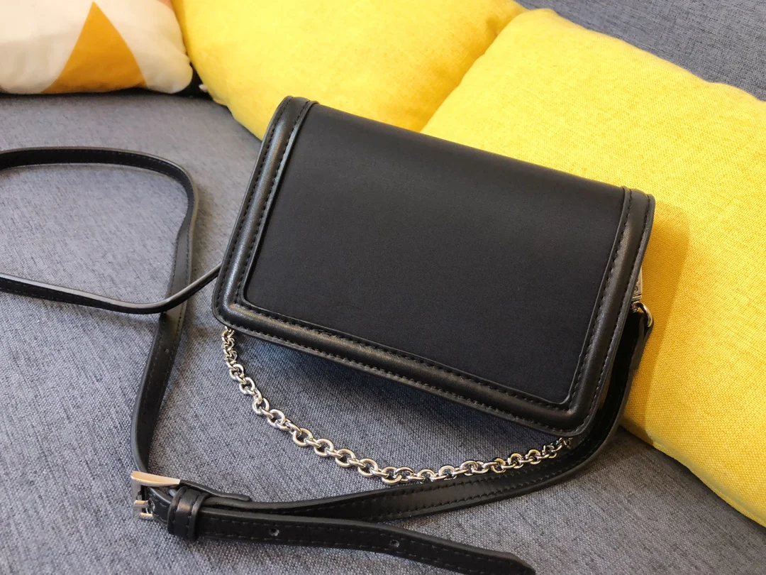 

Fashion designer clamshell messenger bag women's leather small square bag clutch bag casual one-shoulder messenger bag