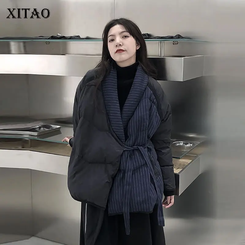 

XITAO Лоскутная полосатая парка с v-образным вырезом и бандажным карманом; Новинка 2021 года; Повседневная модная свободная одежда для всех; ZY6652