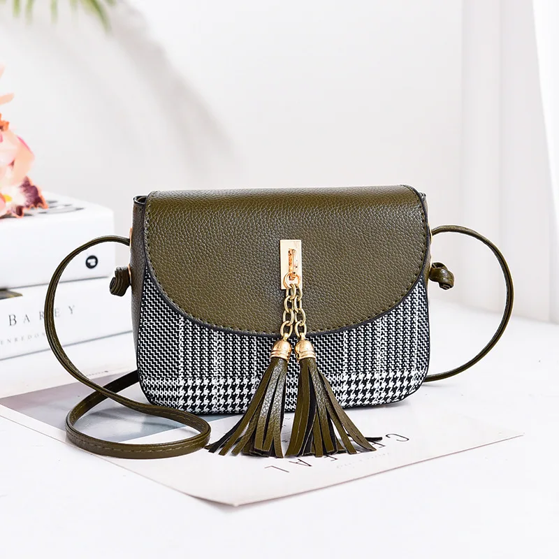 

Ladies shoulder bag new stitching color pu leather small messenger bag mobile phone tassel pendant decoration mobile phone bag