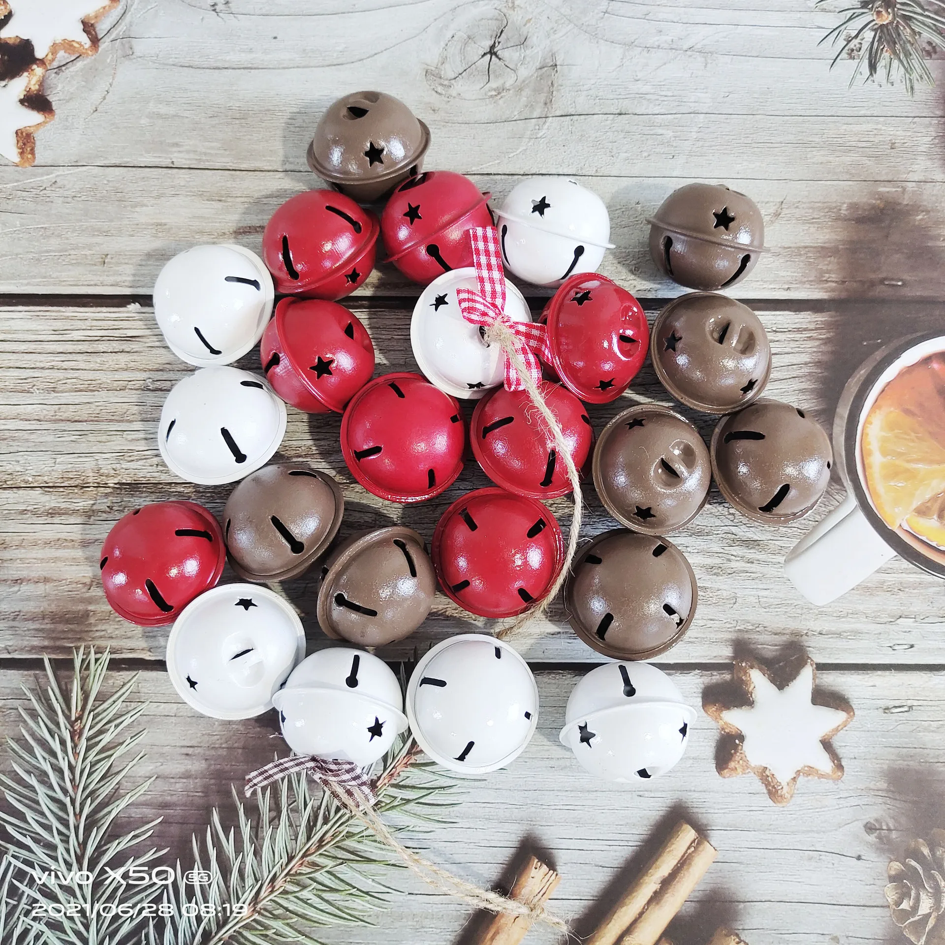 

24 Pcs/pack DIY Christmas Paint Bell for Christmas Tree Red White Brown Decoeation Merry Christmas Home Party Decor Bell Pendant