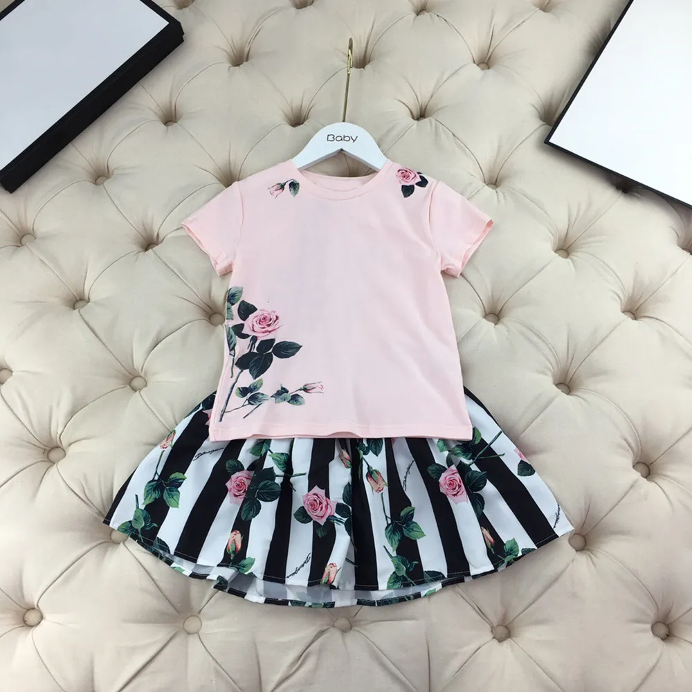 

Designer children's clothing 2021 new summer girls short-sleeved top + printed skirt sweet western style two-piece suit
