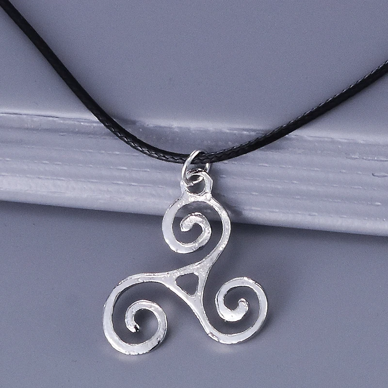 Ожерелье с серебряным шармом ожерелье волком для подростков|triskele necklace|fashion