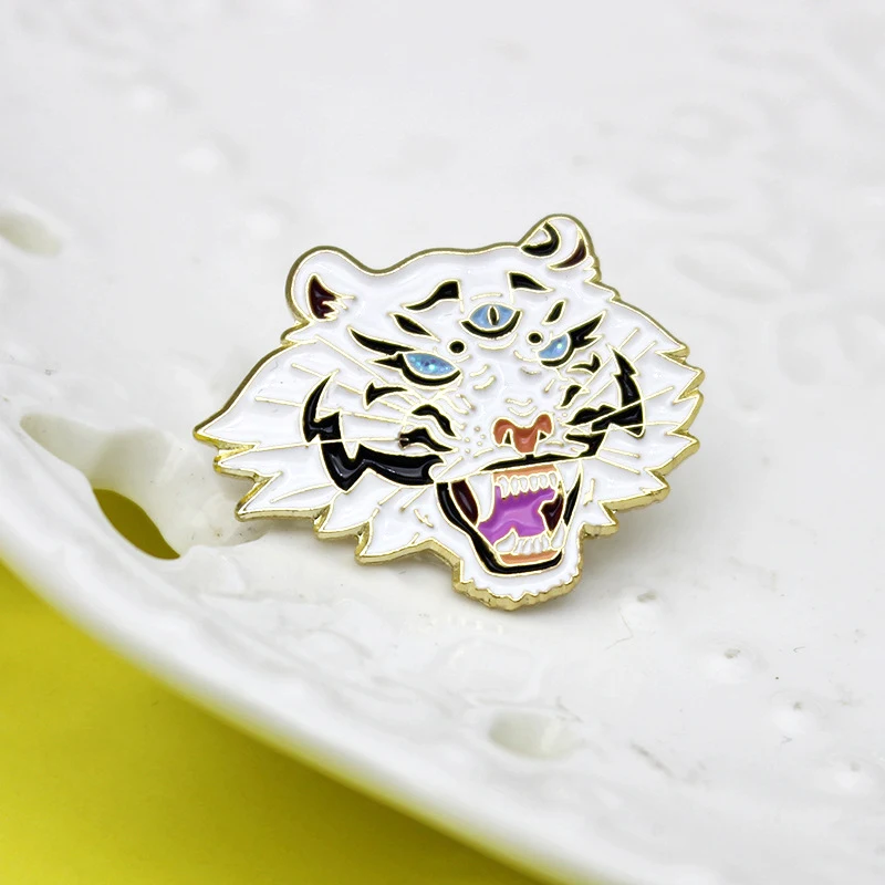 Свирепый тигр с тремя глазами металлическая эмалированная брошь модная