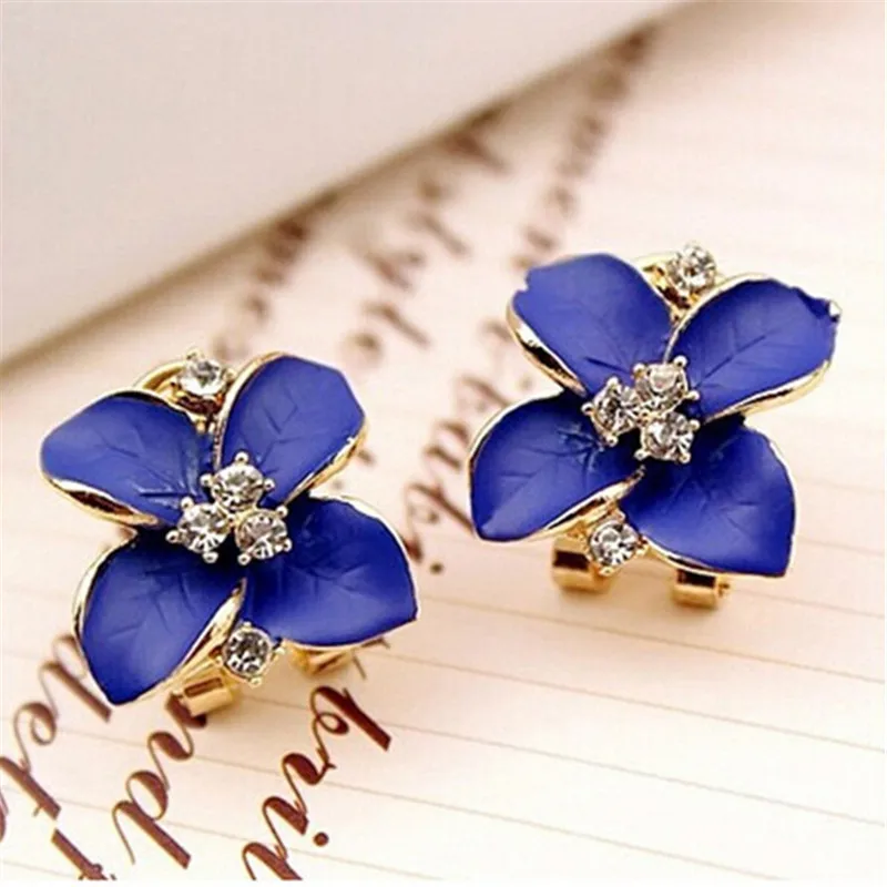 Темно-синяя клеверная серьга сосуд трехмерные матовые лепестки прекрасные