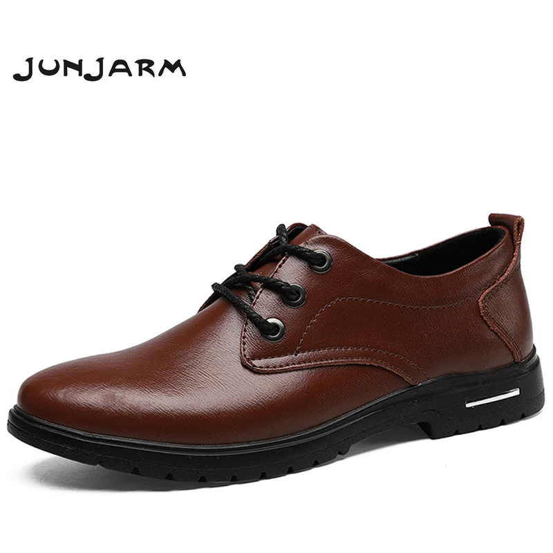 Мужские официальные туфли JUNJARM новые брендовые оксфорды из лакированной кожи на