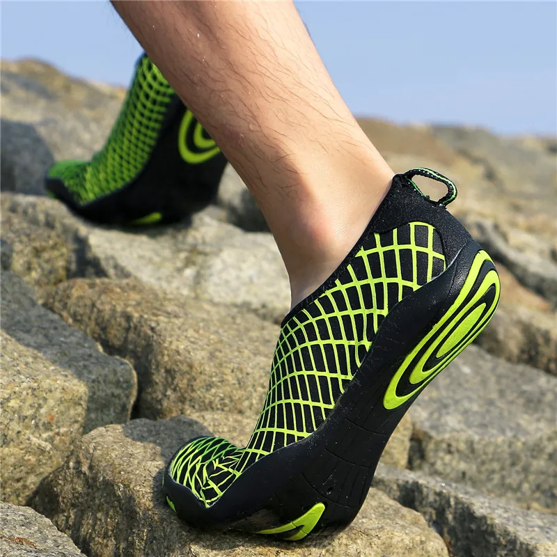 

Summer men's water sports shoes barefoot water beach wading sports shoes swimming water sports shoes men and women swimming pool