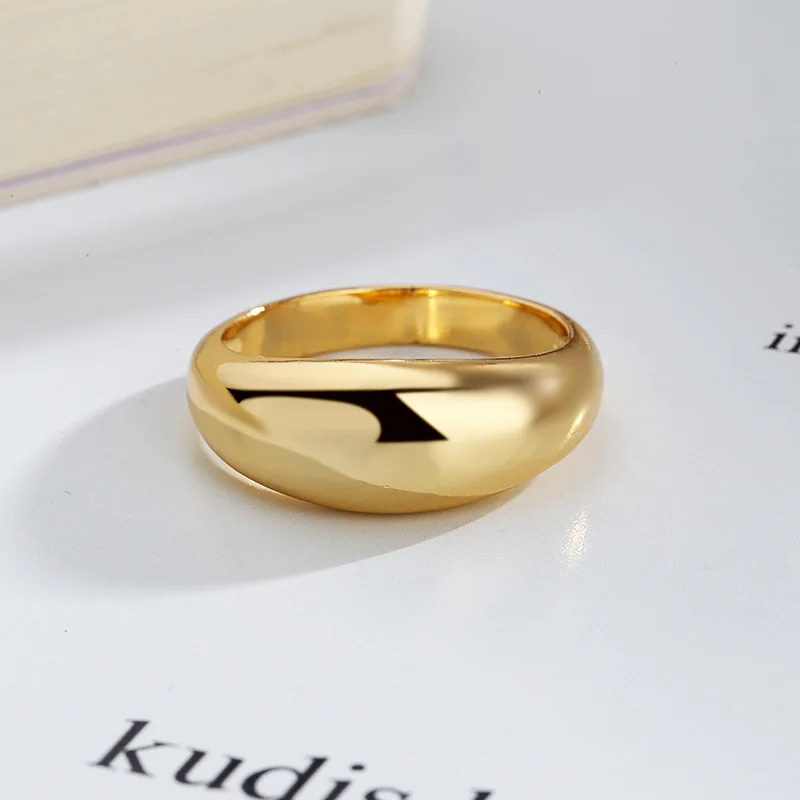 

European and American Ladies Wedding Simple Golden Thick Ring Fashion Geometric Round Ladies Ring Alloy Party Jewelry Ring