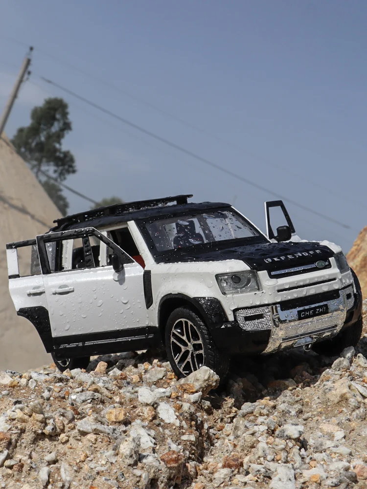 

New Arrival CheZhi Defender Advanced Off Road SUV Collection Model 1:24 Alloy Car Simulation Exquisite Diecasts Toy Vehicles