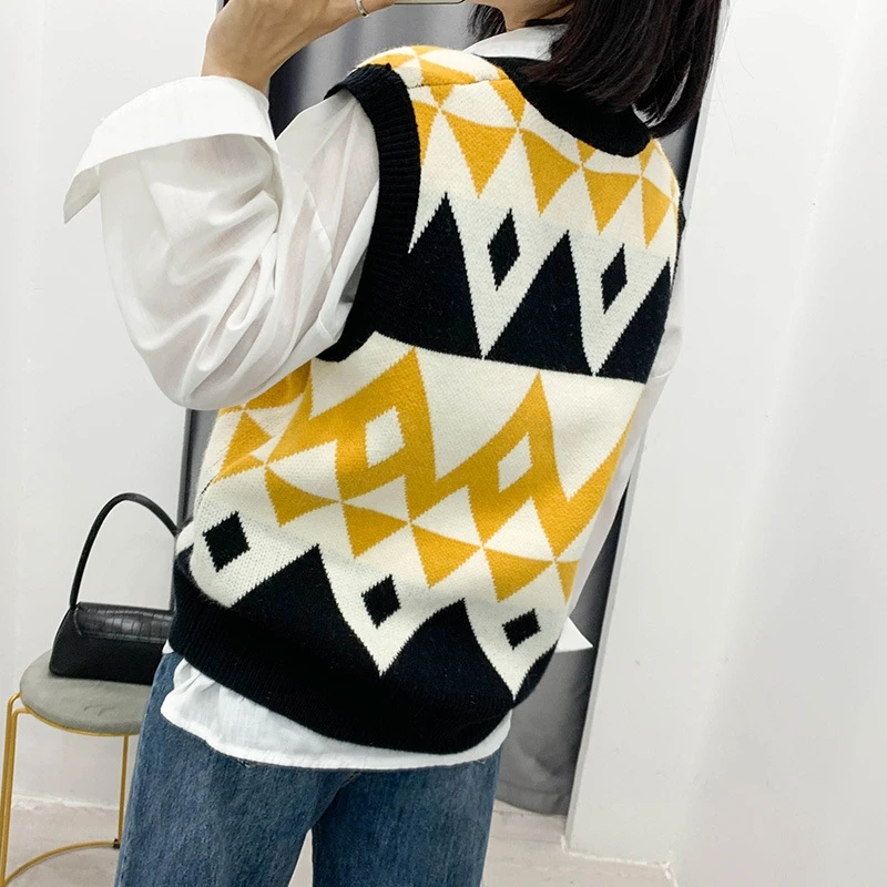 

YOSIBCD Women 2021 Fashion Geometric Pattern Loose Knitted Vest Sweater Vintage V Sleeveless Female Waistcoat Chic Tops
