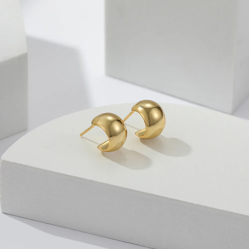 

Fashion Geometric Simple Smooth Metal Stud Earrings For Women Dainty C-shaped Minimalist Simple Style Earrings 2021 Trend