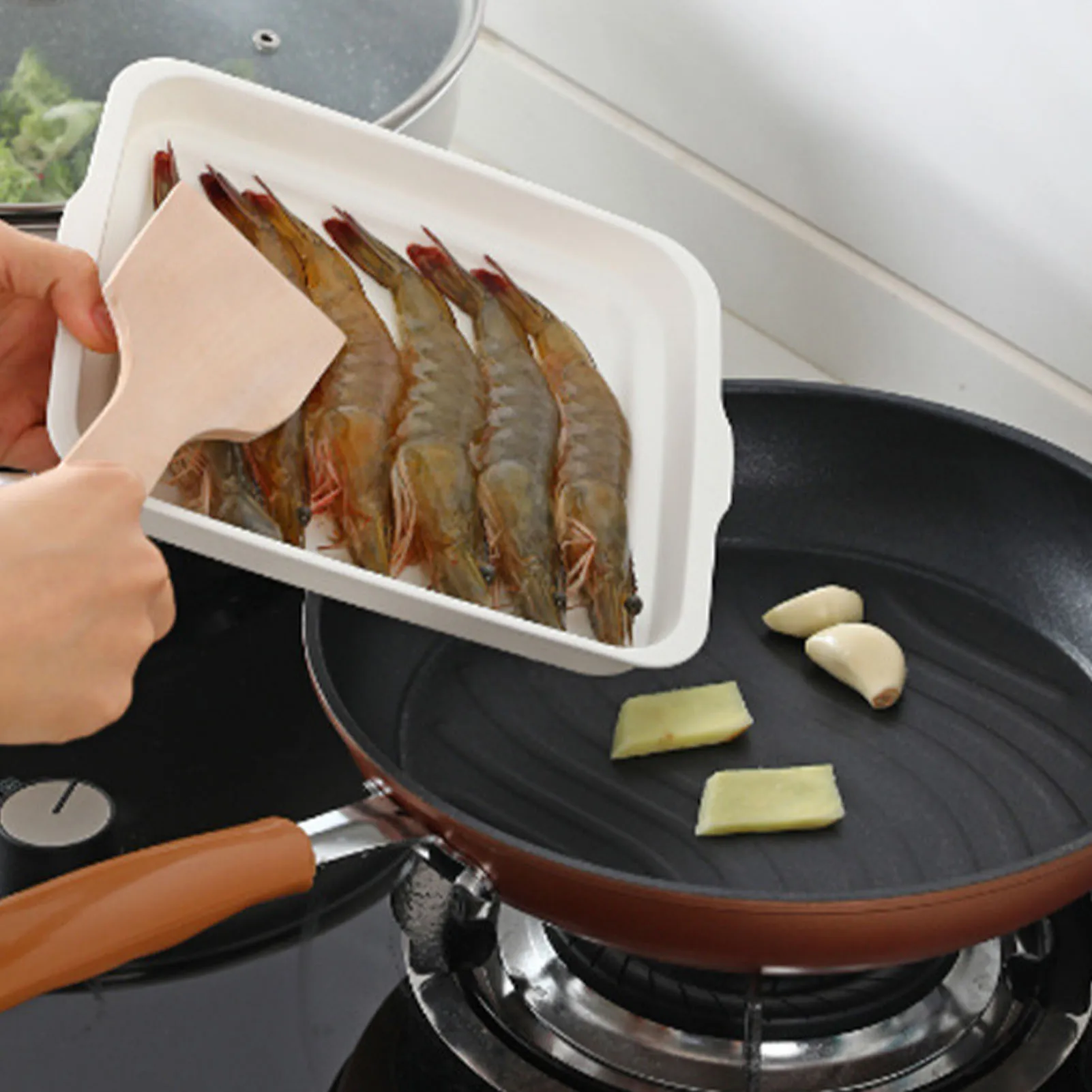 

Must Have-in Kitchen Wall-mounted Kitchen Side Dish Plate Stackable Cooking Plate Fruit Hot Pot Side Dish Plate Serving Tray
