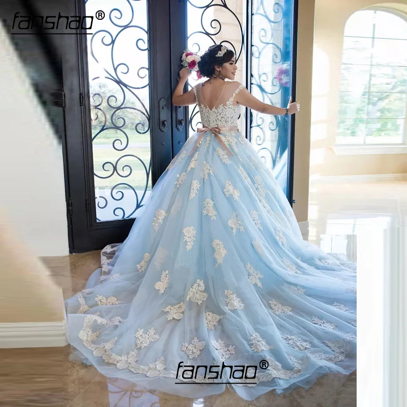 Популярные светильник небесно-голубой и белый Бальные платья Кепки рукав