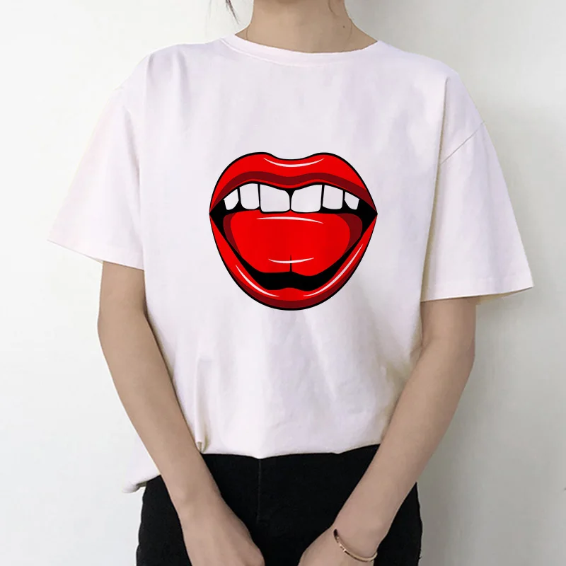 Женская летняя футболка с коротким рукавом белая графическим принтом Kiss Me модная