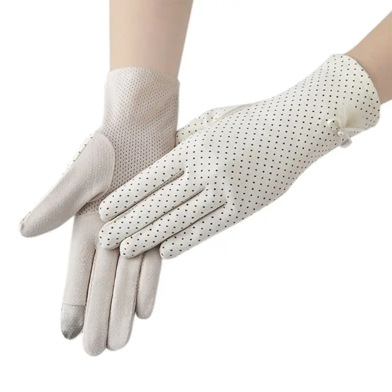 

Gloves & Mittens