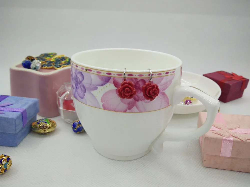 Новинка серьги из кораллового камня с красными розами и серебром 925 пробы j
