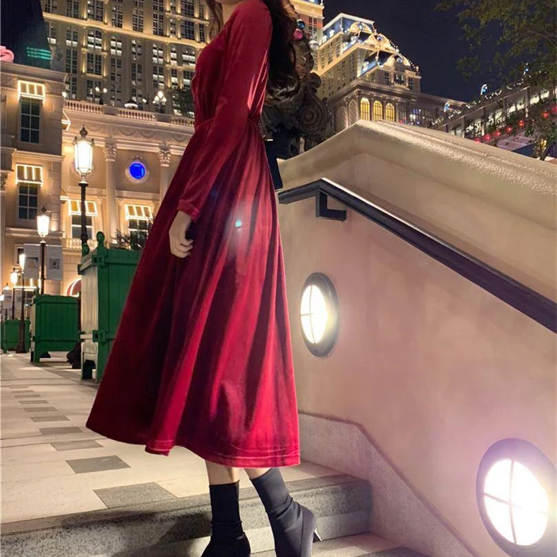 В винтажном стиле Цвет красный черный утепленное бархатное платье Мода для