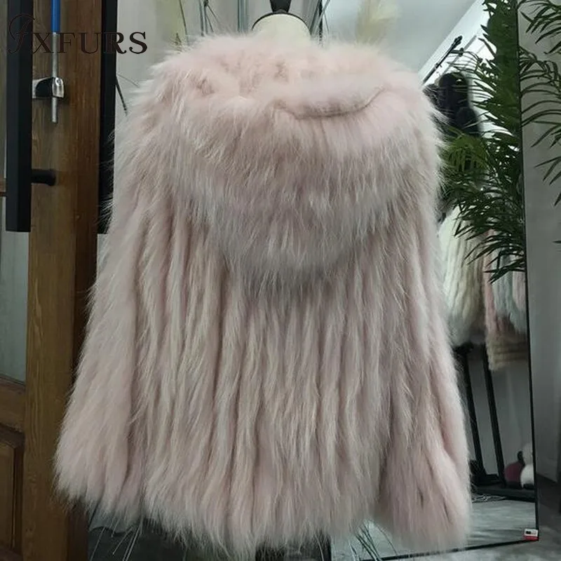 pink Натуральный мех енота, куртки Для женщин в полоску меховые пальто с капюшон с натуральным мехом модные пушистая лиса мех пальто Короткие комплект одежды для девочки - Цвет: pink