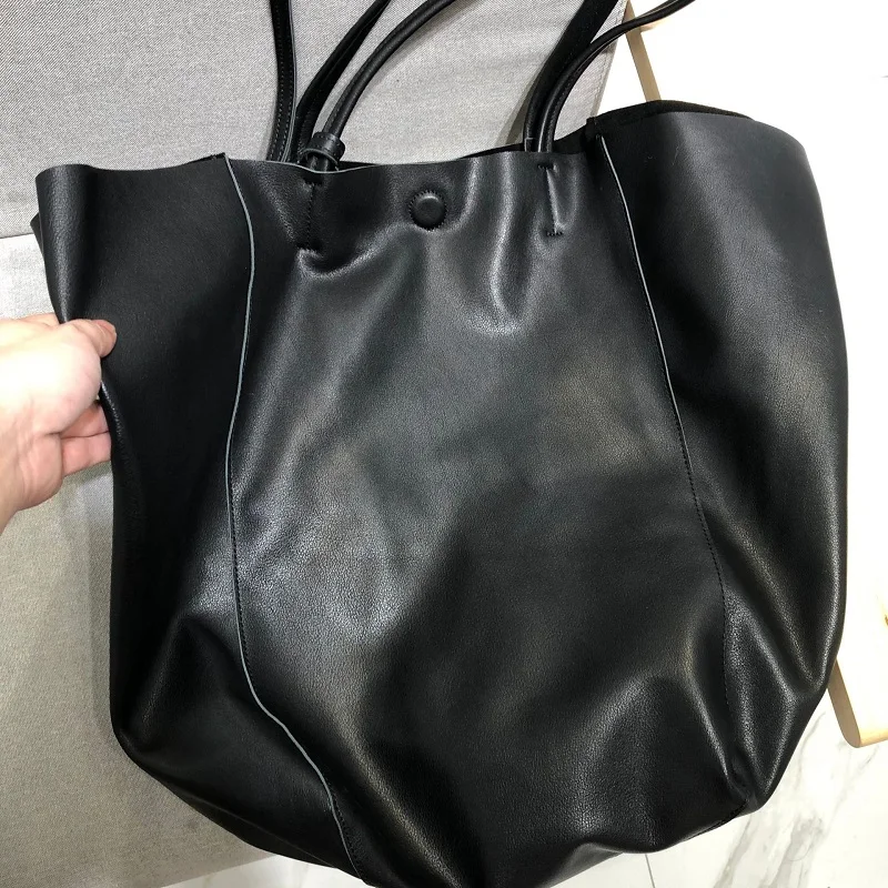 Вместительная женская сумка для покупок саквояж на плечо из натуральной