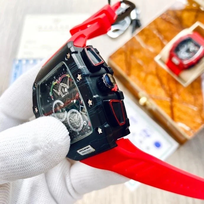 

Men's Sports Watches Diamond Chronograph Hollow Wine Barrel Unique Creative Calendar Silicone Strap Male Wristwatch