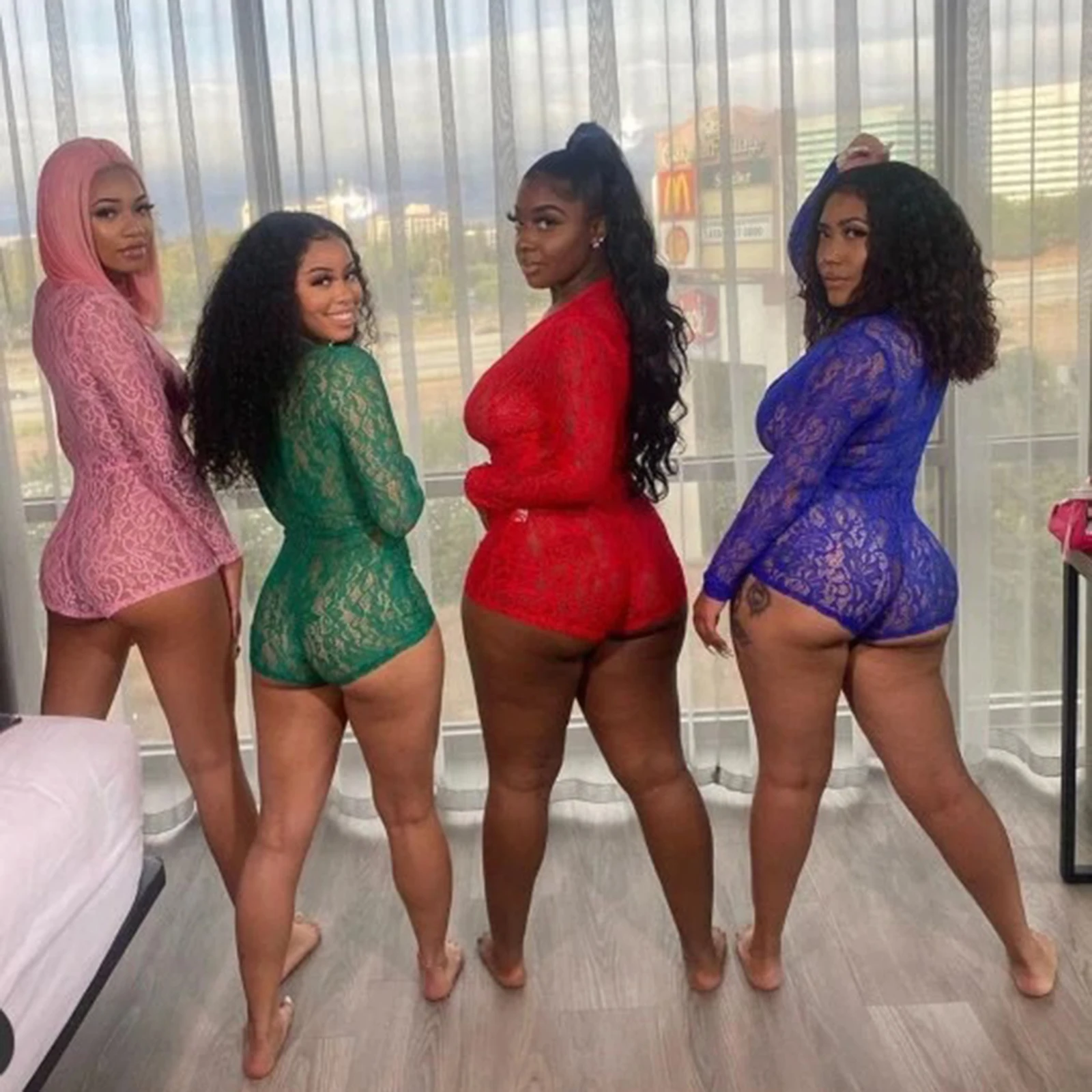 Комбинезон женский кружевной с V-образным вырезом и коротким рукавом комбинезон