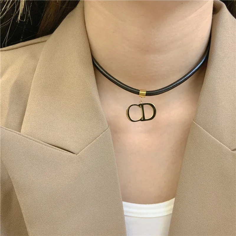 

Fashion Leather Pearl Pendant CD Necklace For Women Girls Thick Letter CD Punk Choker Necklace New Jewelry 2021 Design