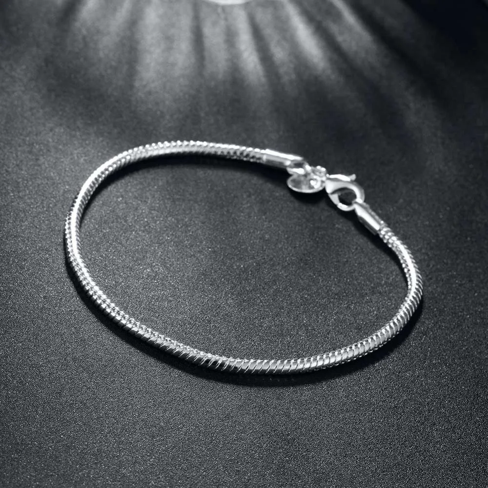 New 925 Silver Bracelet Fashion Simple and Exquisite Silver Bracelet for Woman Wedding Wedding Jewelry Gift