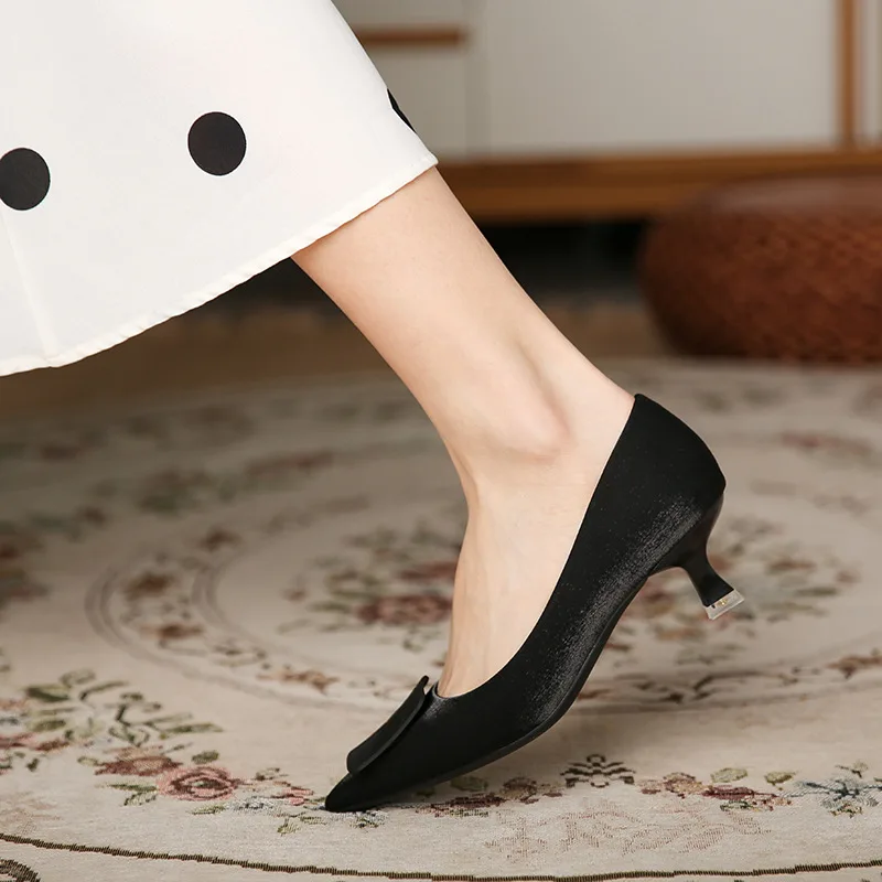 

The New Side Buckle Tip Thin Heel Fashion Casual Low-help Shallow-mouthed High Heels Simple Mid-heeled Shoes