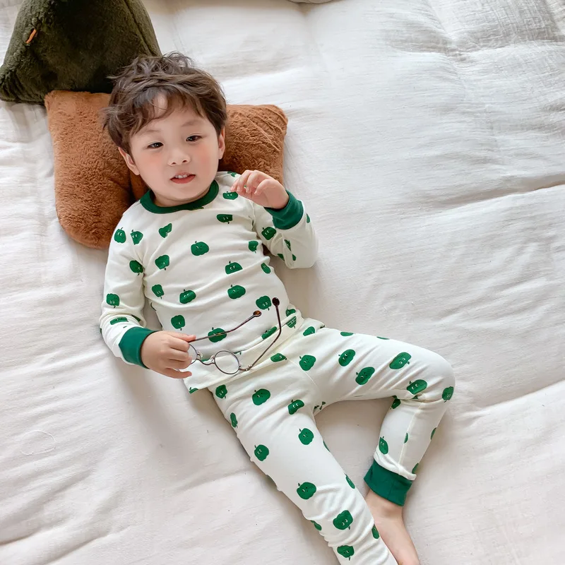 Хлопковые милые пижамные комплекты с принтом яблока для мальчиков и девочек